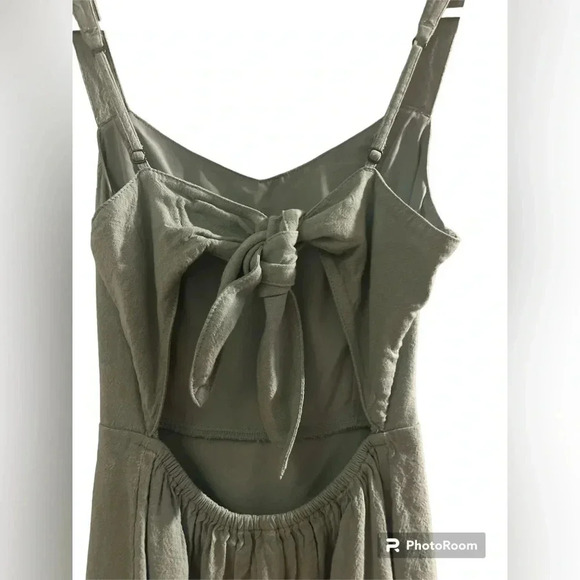 Hollister open back tie dress, Size XS - Picture 4 of 6